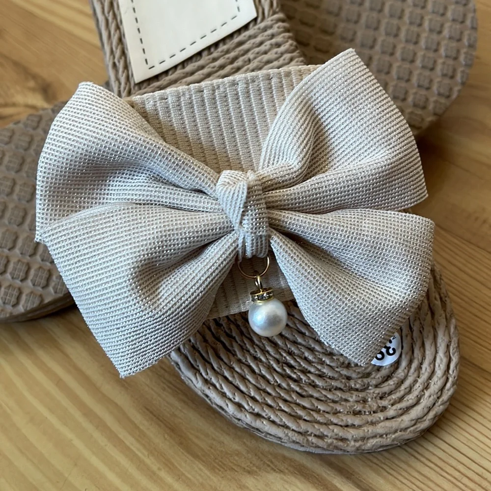 Cute flat sandals. They are size 7 but they run small. I will say size 6  1/2 - Picture 3 of 4